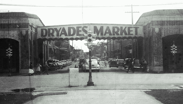 At the corner of Martin Luther King Jr. Blvd and Oretha Castle Haley Blvd, the former city-owned Dryades Street Market provided the perfect setting for a museum dedicated to documenting and celebrating the food and drink of all cultures. Image courtesy of The Charles L. Franck Studio Collection at The Historic New Orleans Collection.