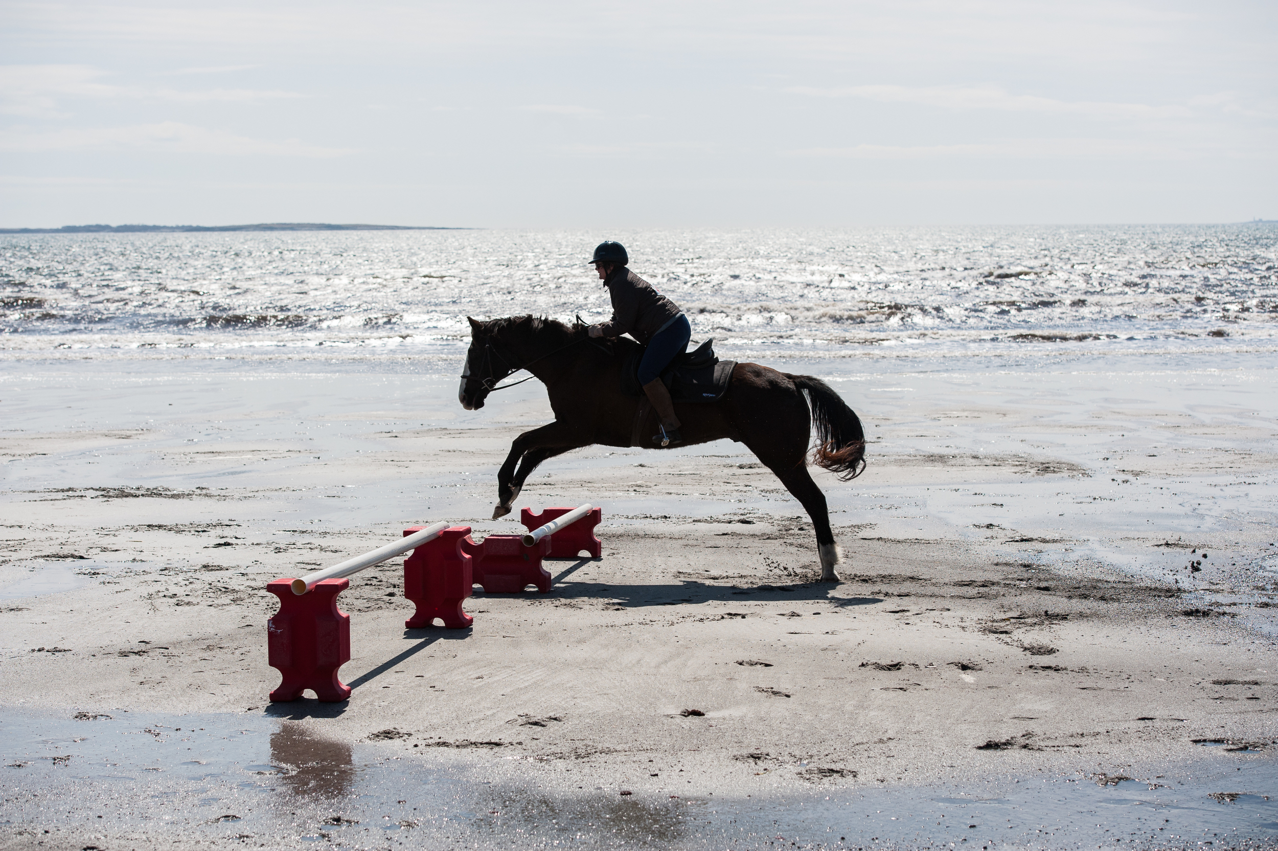 Hannah & Ace jump on the beach 2013