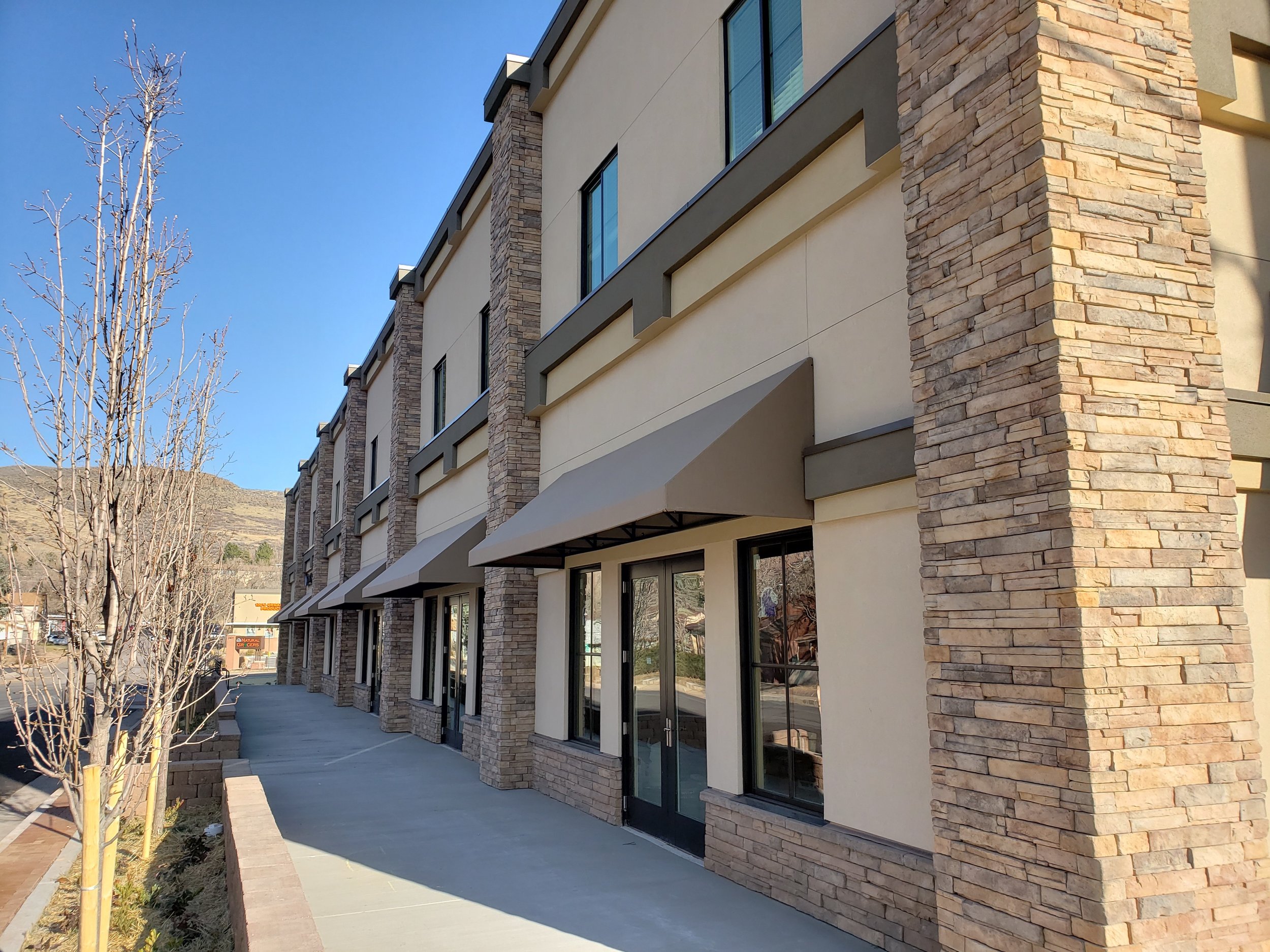 RENT A SPACE AND ENJOY LIFE AT FOSSIL POINT.