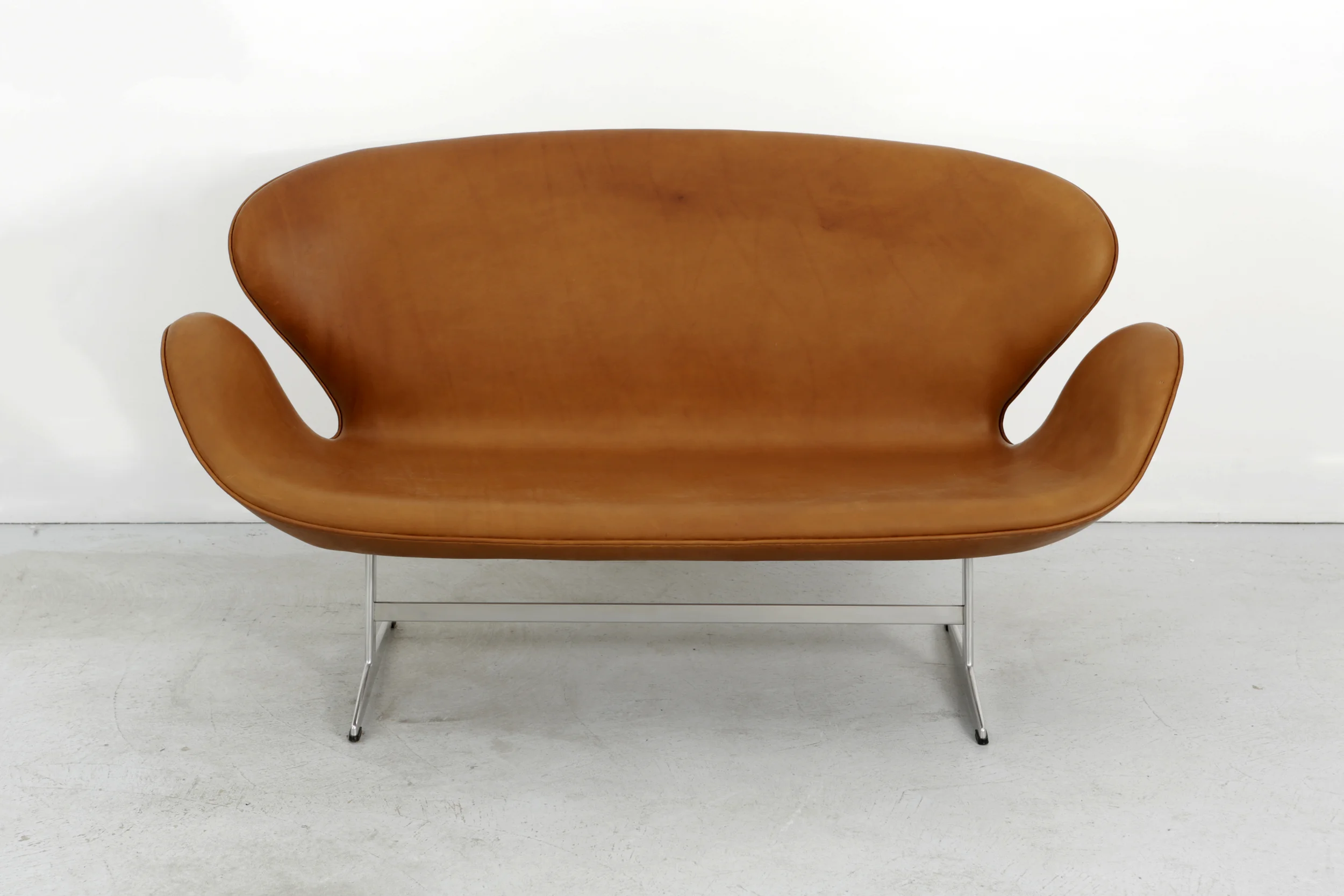 SWAN SETTEE