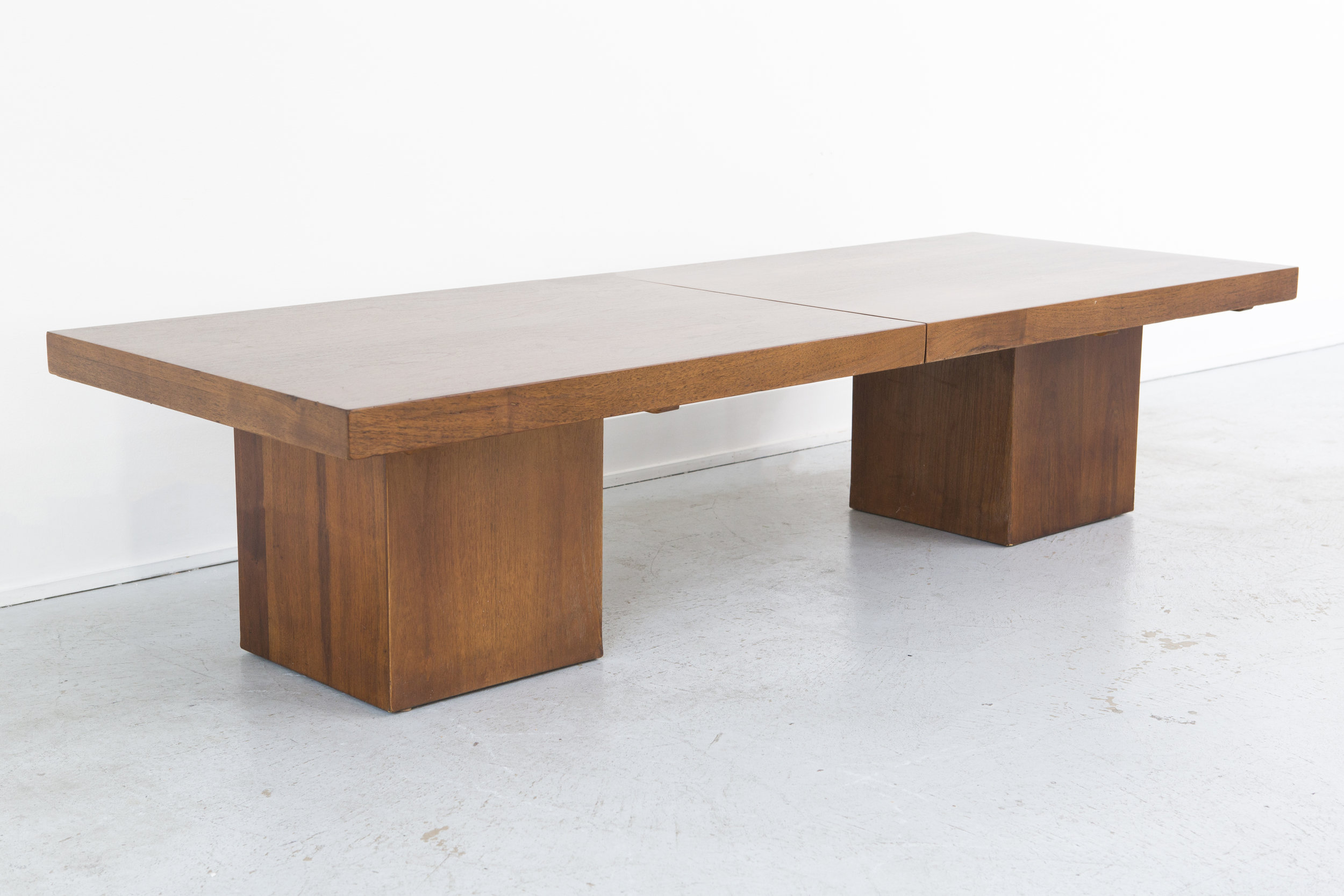 EXTENDING COFFEE TABLE