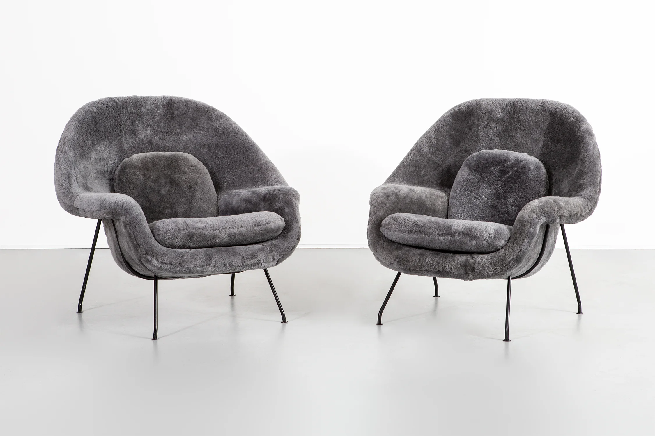 EERO SAARINEN WOMB CHAIRS