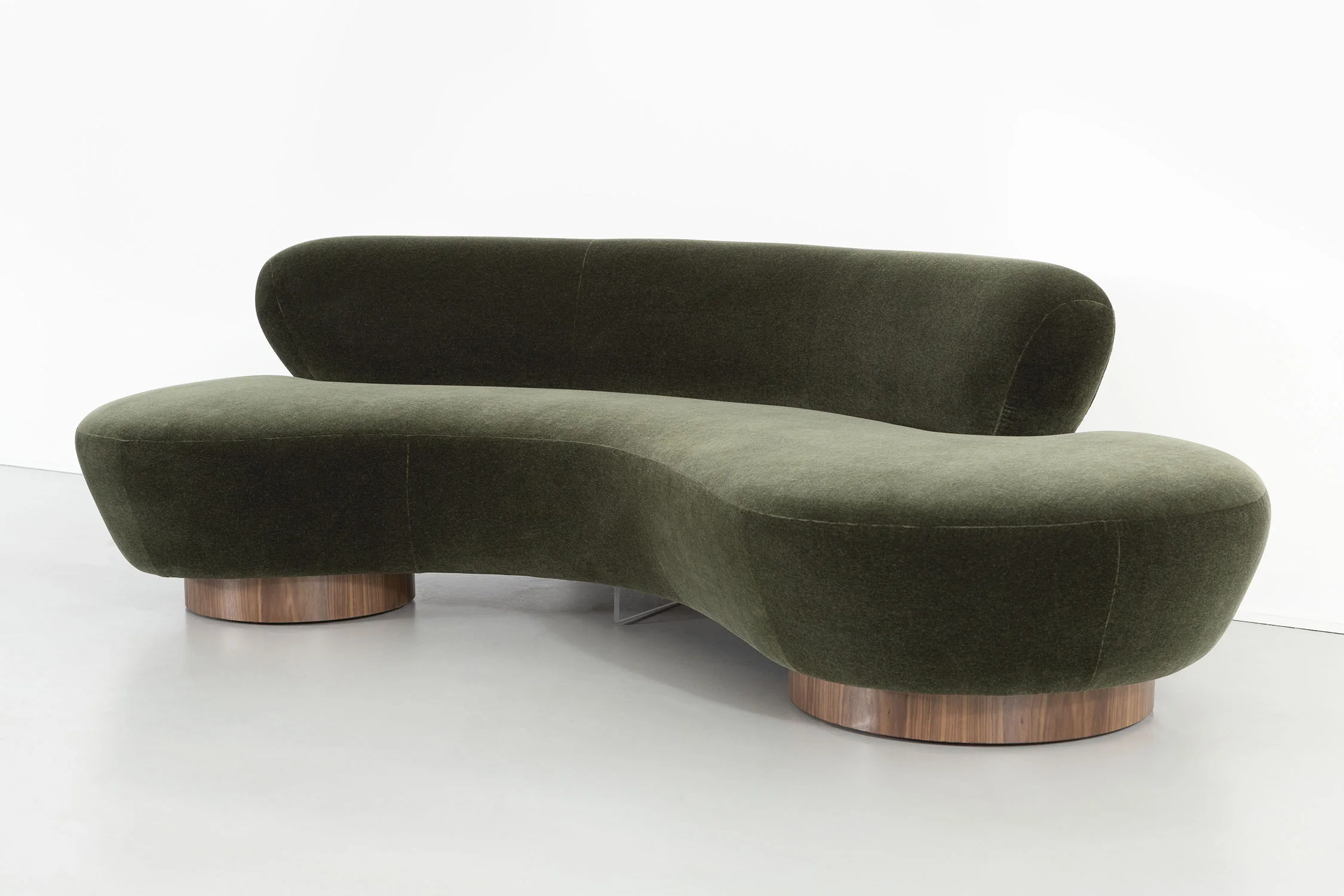 VLADIMIR KAGAN FOR DIRECTIONAL CLOUD SOFA