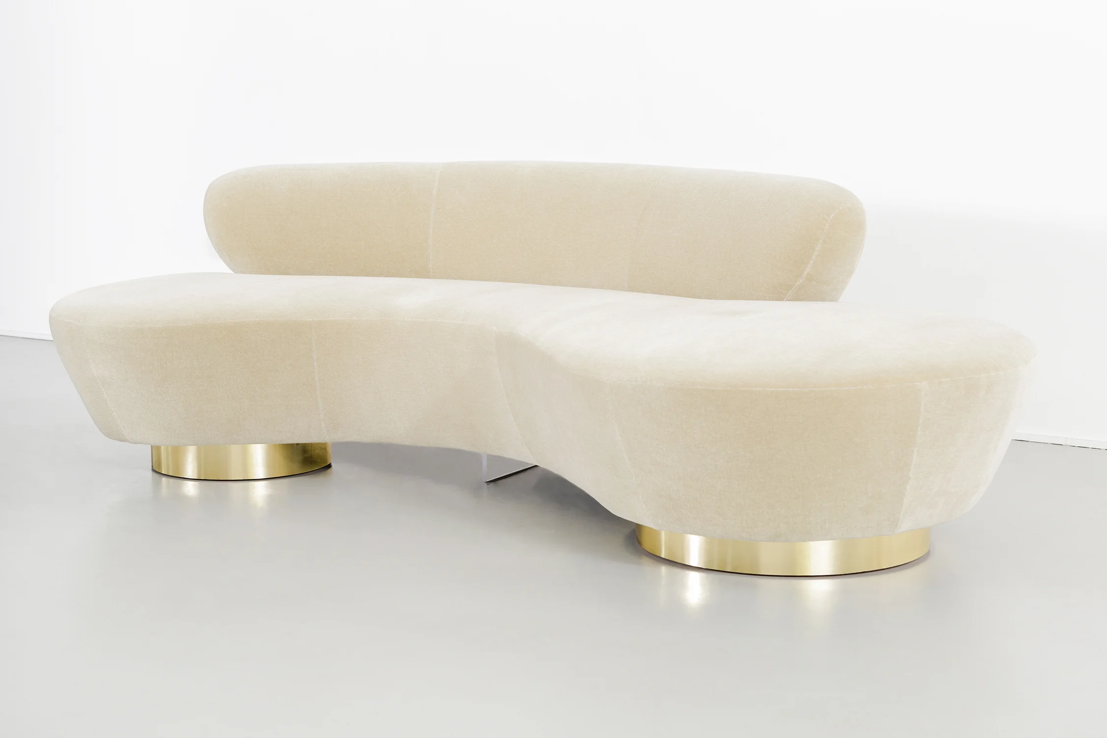 VLADIMIR KAGAN FOR DIRECTIONAL CLOUD SOFA