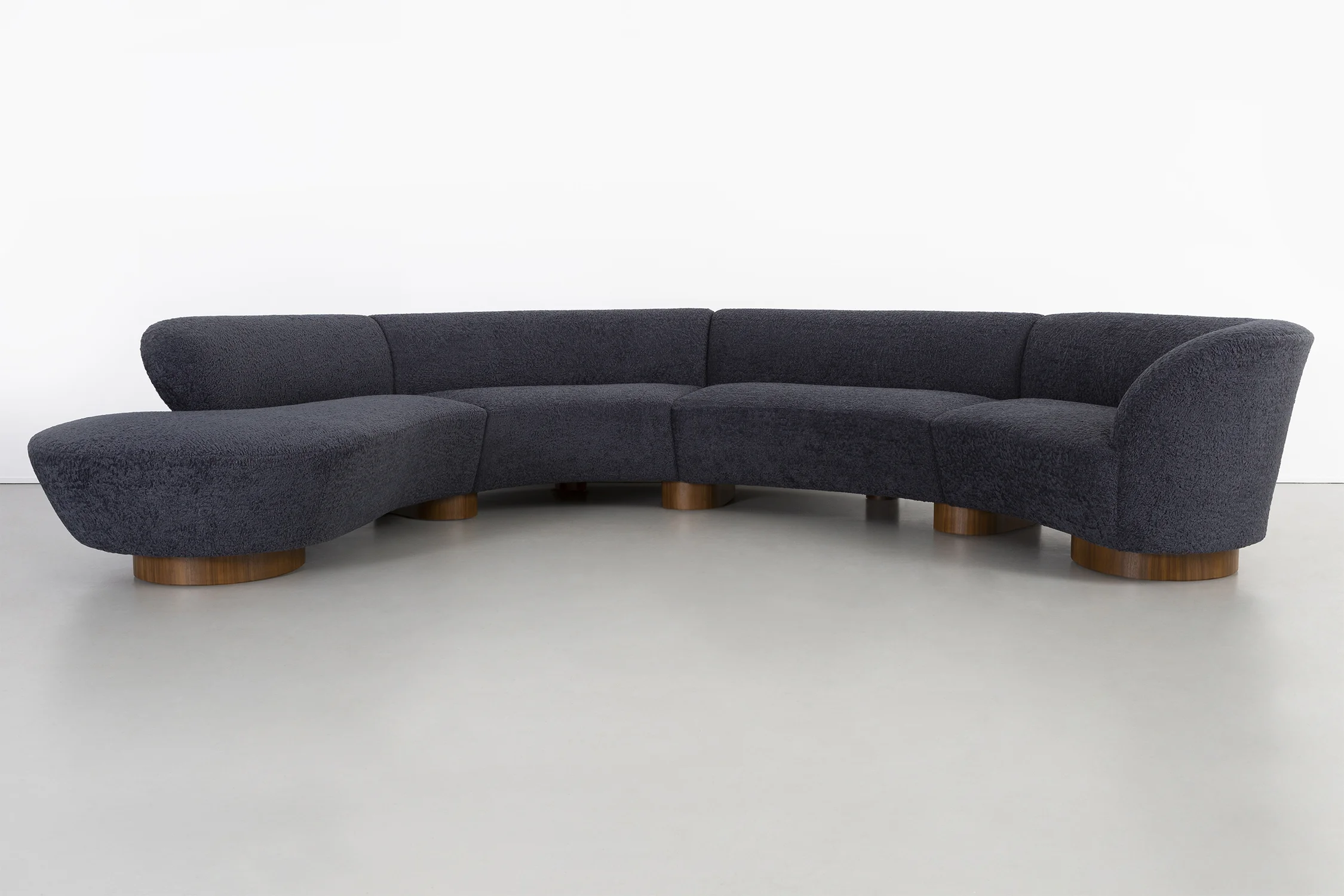 VLADIMIR KAGAN FOR DIRECTIONAL CLOUD SECTIONAL SOFA