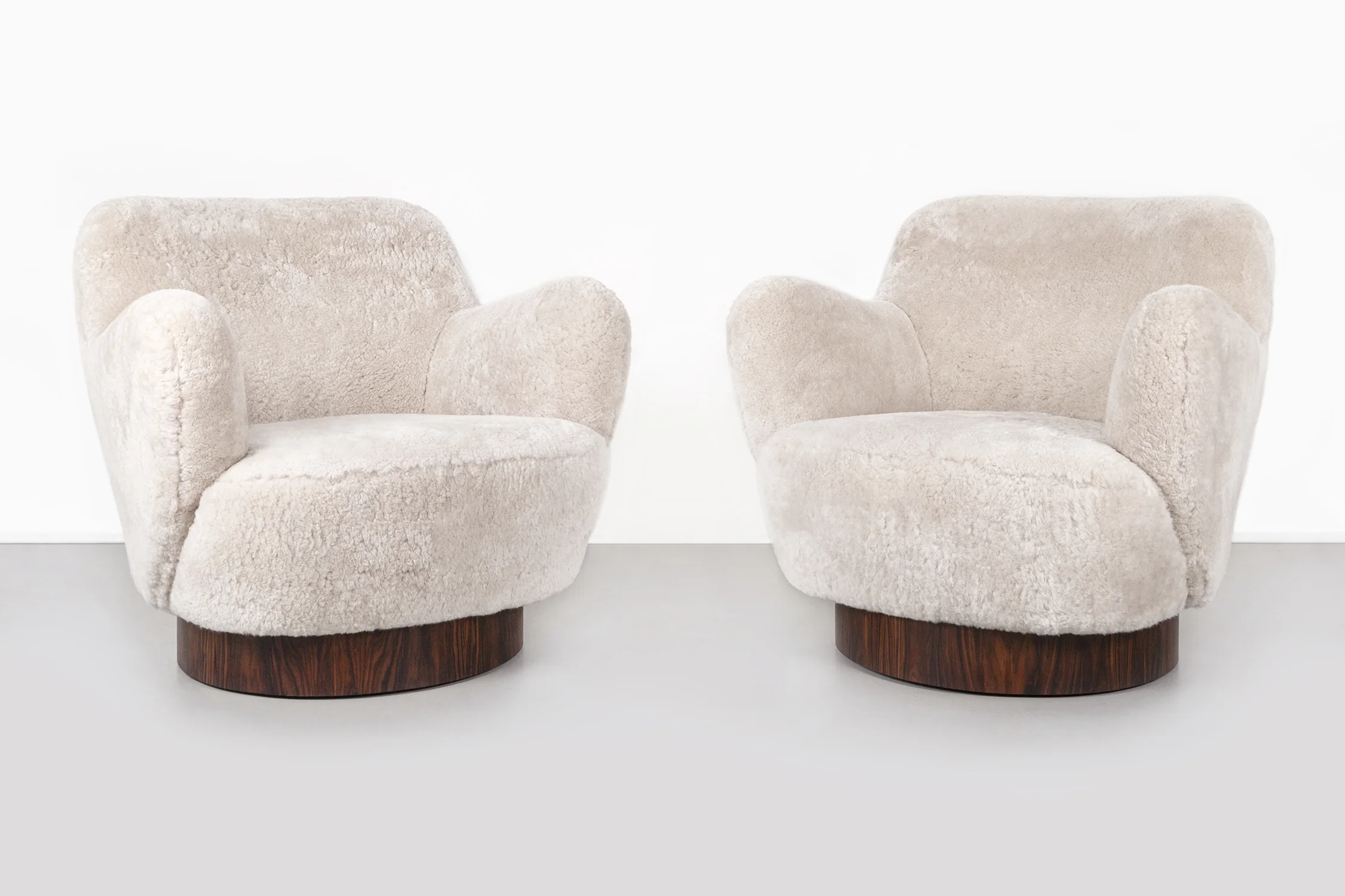 VLADIMIR KAGAN FOR DIRECTIONAL SWIVEL CHAIRS