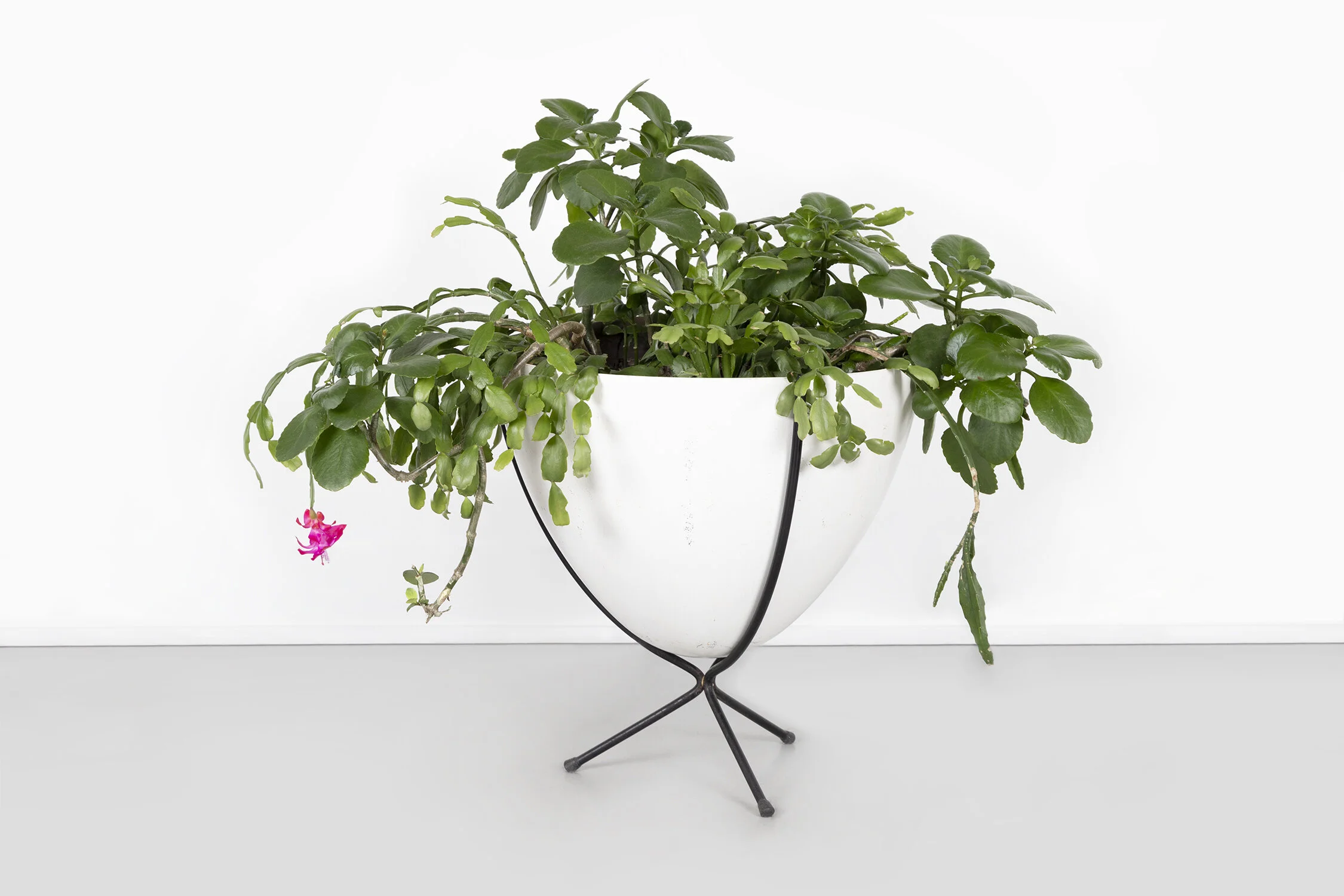 FIBERGLASS BULLET PLANTER BY KIMBALL MANUFACTURING