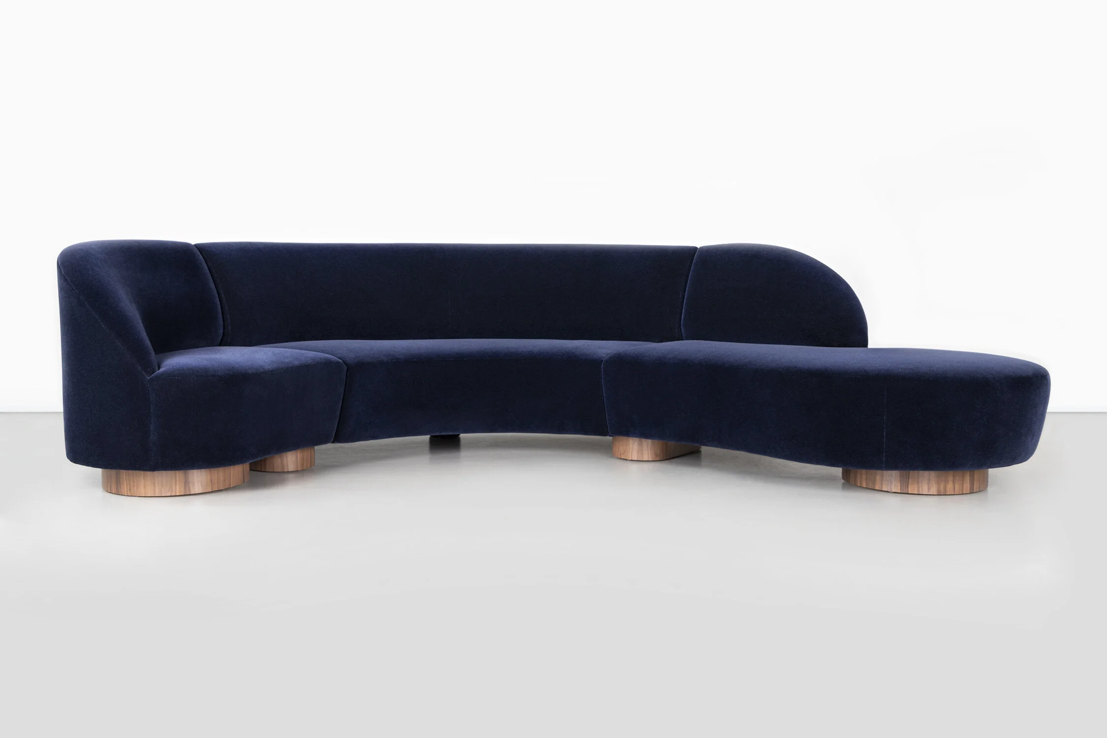 VLADIMIR KAGAN FOR DIRECTIONAL CLOUD SOFA