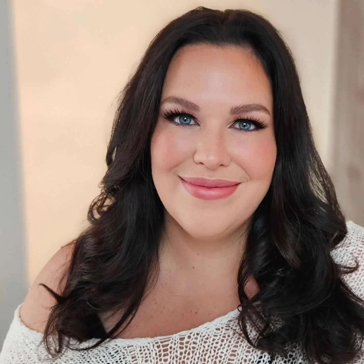 🥰 Emily is awesome &amp; gorgeous, &amp; I love doing her makeup every time!! ✨️ Those eyes though! 🤩
《 swipe 《
.
.
.
#torontoevent #torontomakeupartist #toronto #beauty #glam #makeuplook #beforeandafter #gtamua #torontowedding #weddingguest #beaut