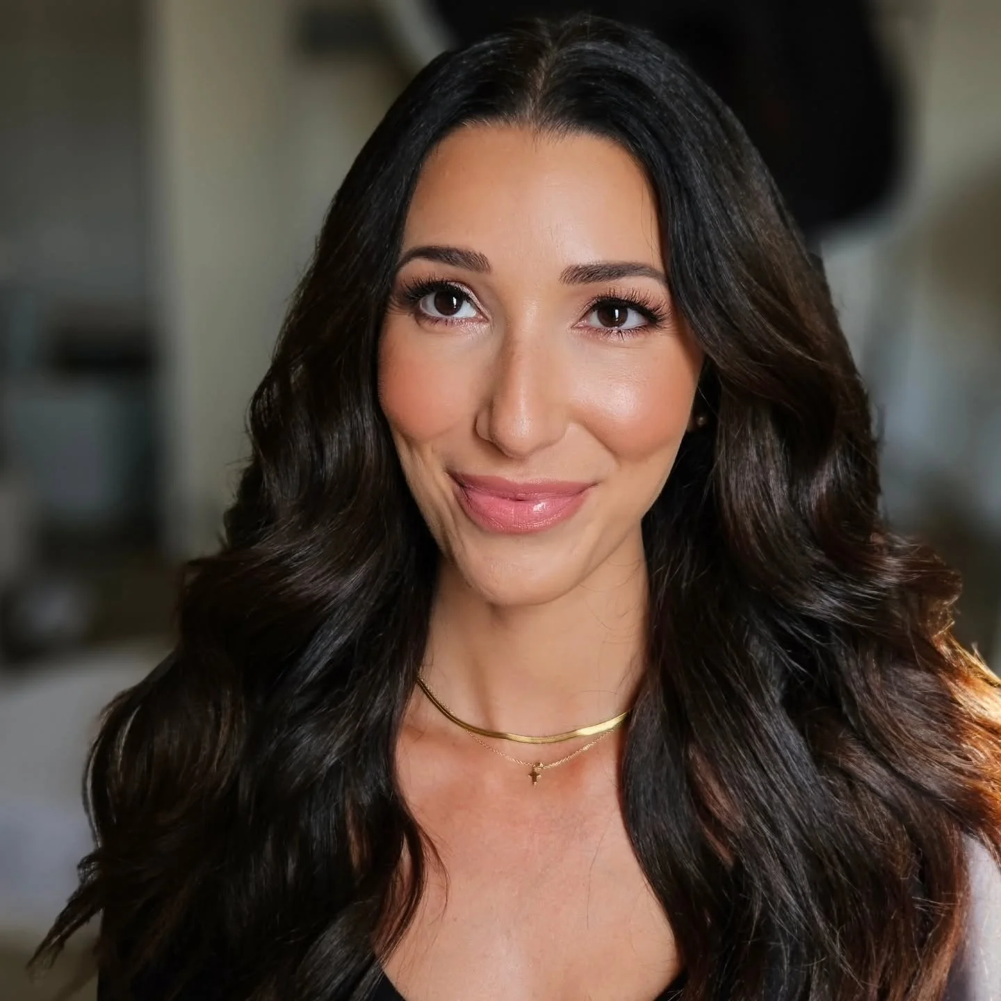 ✨️ Gorgeous &amp; glowy &amp; photoshoot ready! ✨️
☆ Makeup &amp; Hair by Melissa 
.
.
.
#torontoevent #torontomakeupartist
#softglam #photoshootmakeup #toronto #eventmakeup #makeup #beauty #glam #glowing #torontophotographer #pretty #mua #gtamua