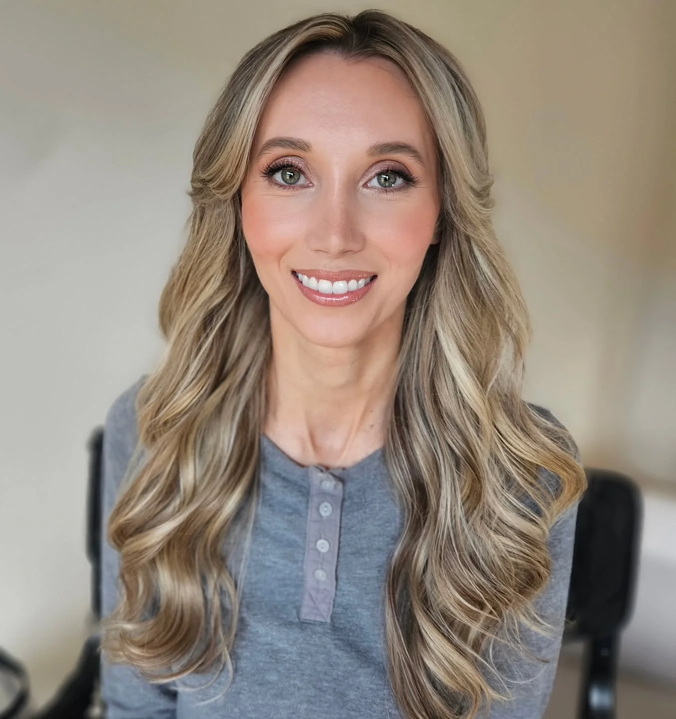 ✨️ Glamming up Ola is always such a treat&mdash;beauty, kindness, and the sweetest energy. 💕 
☆ Makeup &amp; Hair by Melissa 
.
.
.
#makeup #makeupartist #torontomakeupartist #gtamua #toronto