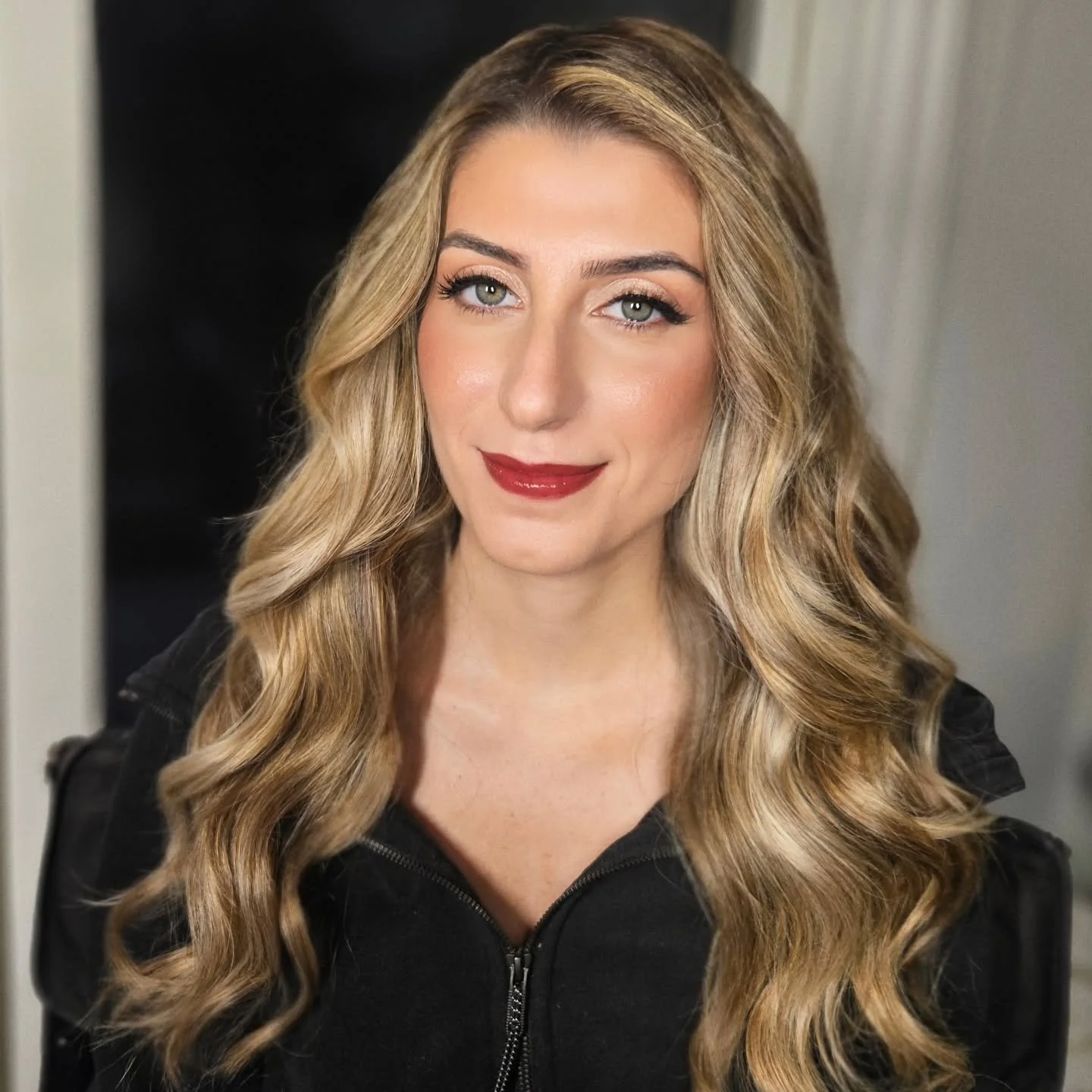 💗 Beautiful Hannah, inside and out. ✨
☆ Makeup by me
☆ Hair @duyenhuynh 
.
.
.
#torontomakeupartist #MakeupArtist #eventmakeup #makeuplook #makeupteam