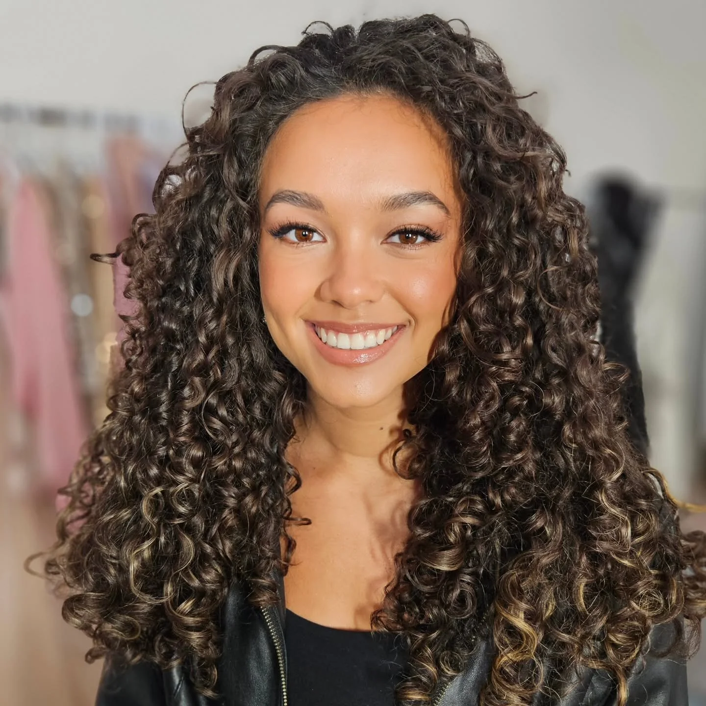 🤩 Gorgeous is an understatement!
@melissamakeupartistry
.
.
.
#torontomakeupartist #MakeupArtist #makeup #gtamakeupartist #mua