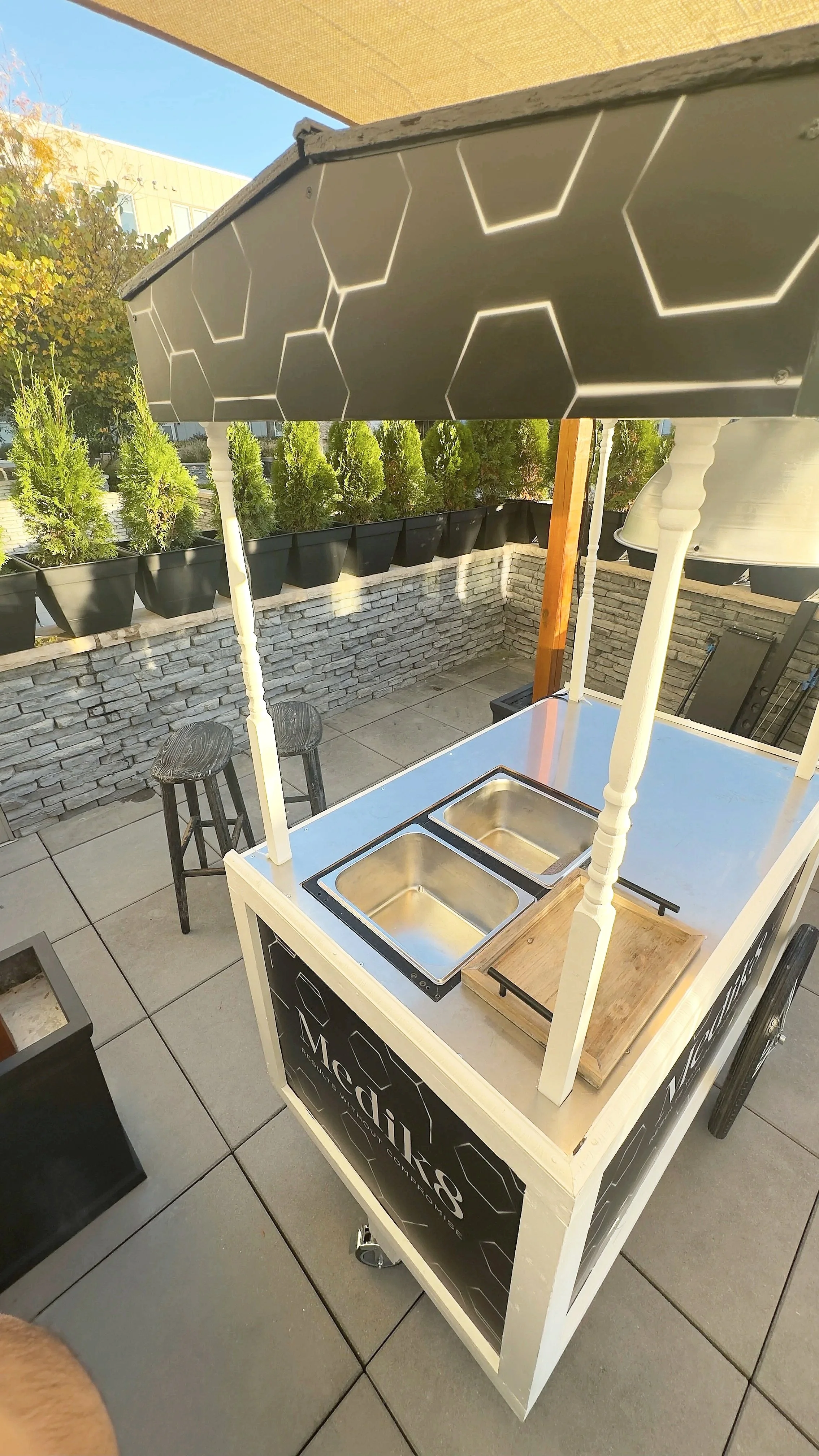 Medik8 Pop-Up Cart Overhead Service Layout