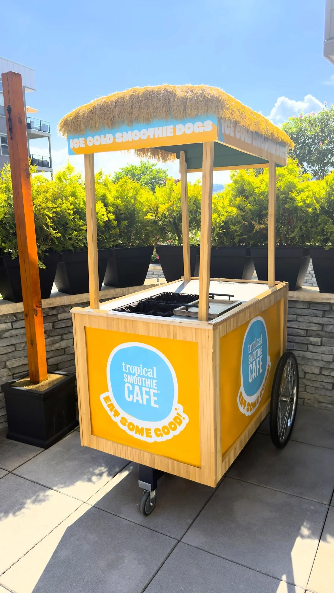 tropical-smoothie-cafe-branded-pop-up-cart-nyc-rapt-hospitality.jpg