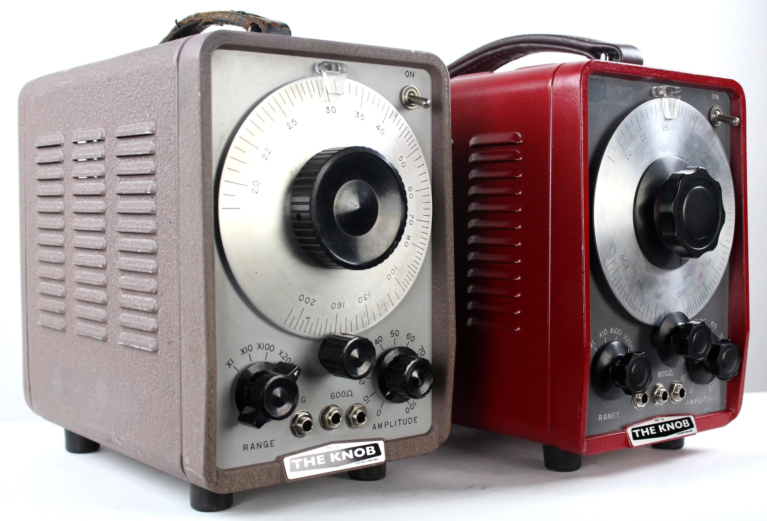 knobs next to each other.JPG