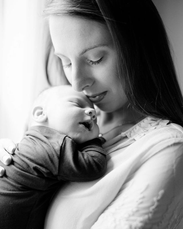 That precious weight of a little babe sleeping on your chest...there&rsquo;s nothing like it ❤️
.
.
.
Sweet baby Will&rsquo;s newborn session is on the blog this afternoon! Blog link in bio!#ashleypowellphotography #appbabiesandbumps