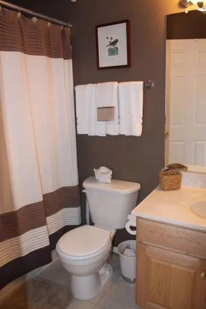 How to Hang Towel Racks Without Considering Hari Kari
