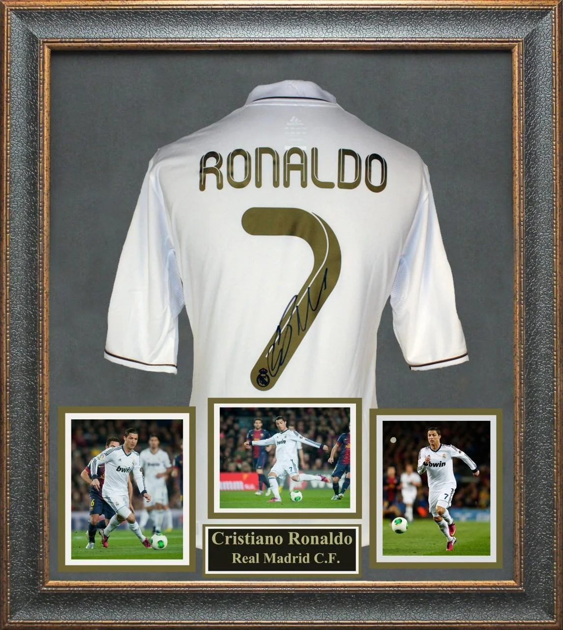 Photo credit: SportsMemorabilia.com: Cristiano Ronaldo, Real Madrid. Olé, Olé, Olé!