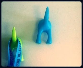 Project Blue Collar's MuttButt leash hanger: click here to buy & donate !
