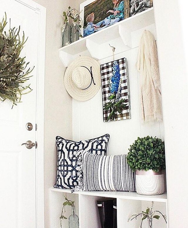 Thanks to @livingbeautahfully, we have a stunning example of a mud room! Even a mud room can take on a little style. &bull;
&bull;
&bull;
&bull;
#mudroom #room #house #home #pinterest #pinterestideas #decorate #expressyourself #youhangit #yhi #diy #i