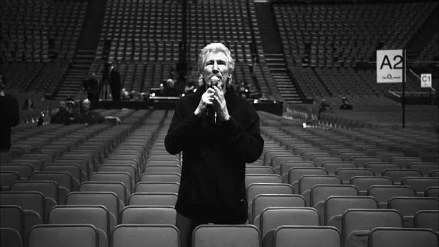 Pink Floyd Reunion Wall Live DVD 2011 10.jpg