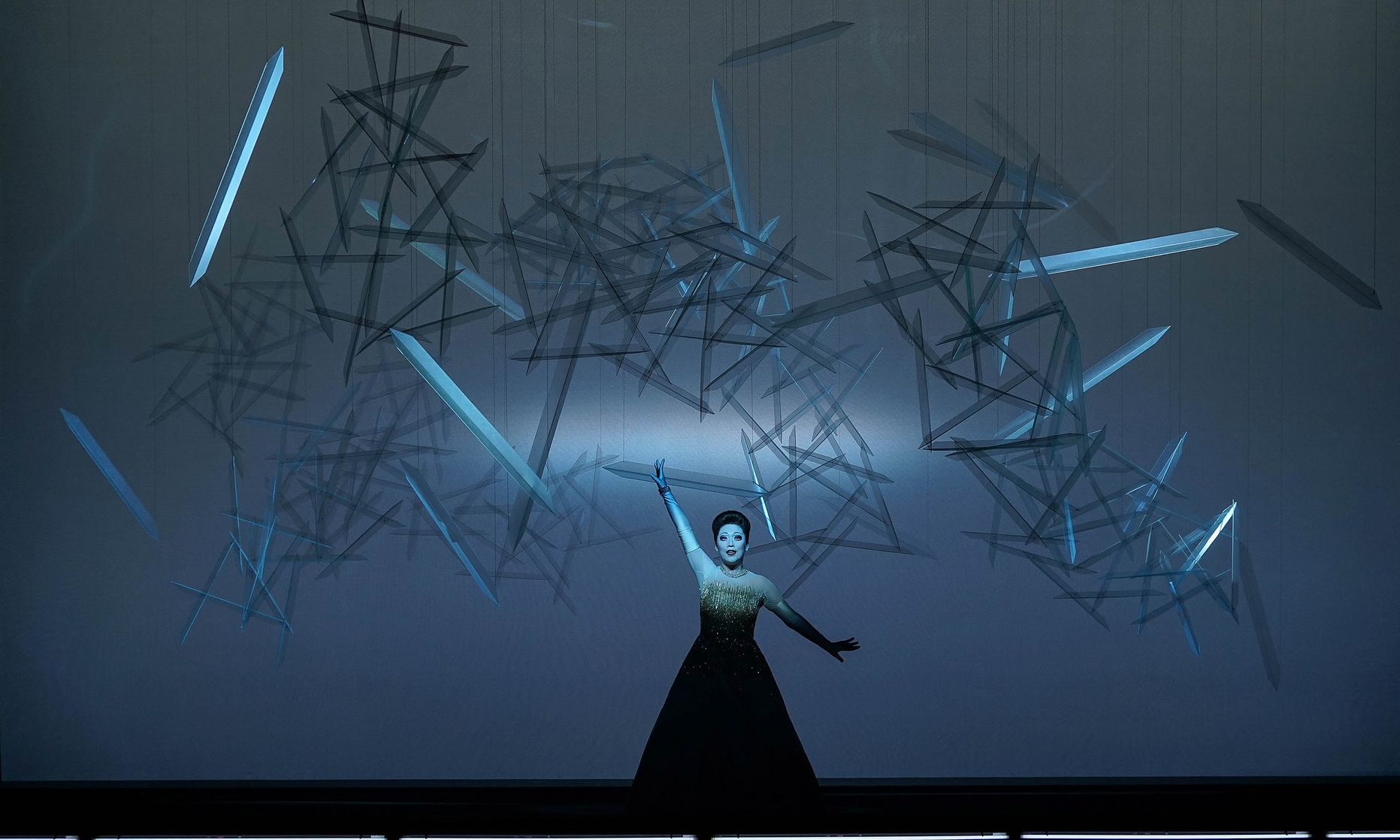 Act 1 - Myung Joo Lee (Violetta Valéry). Linz, 2015