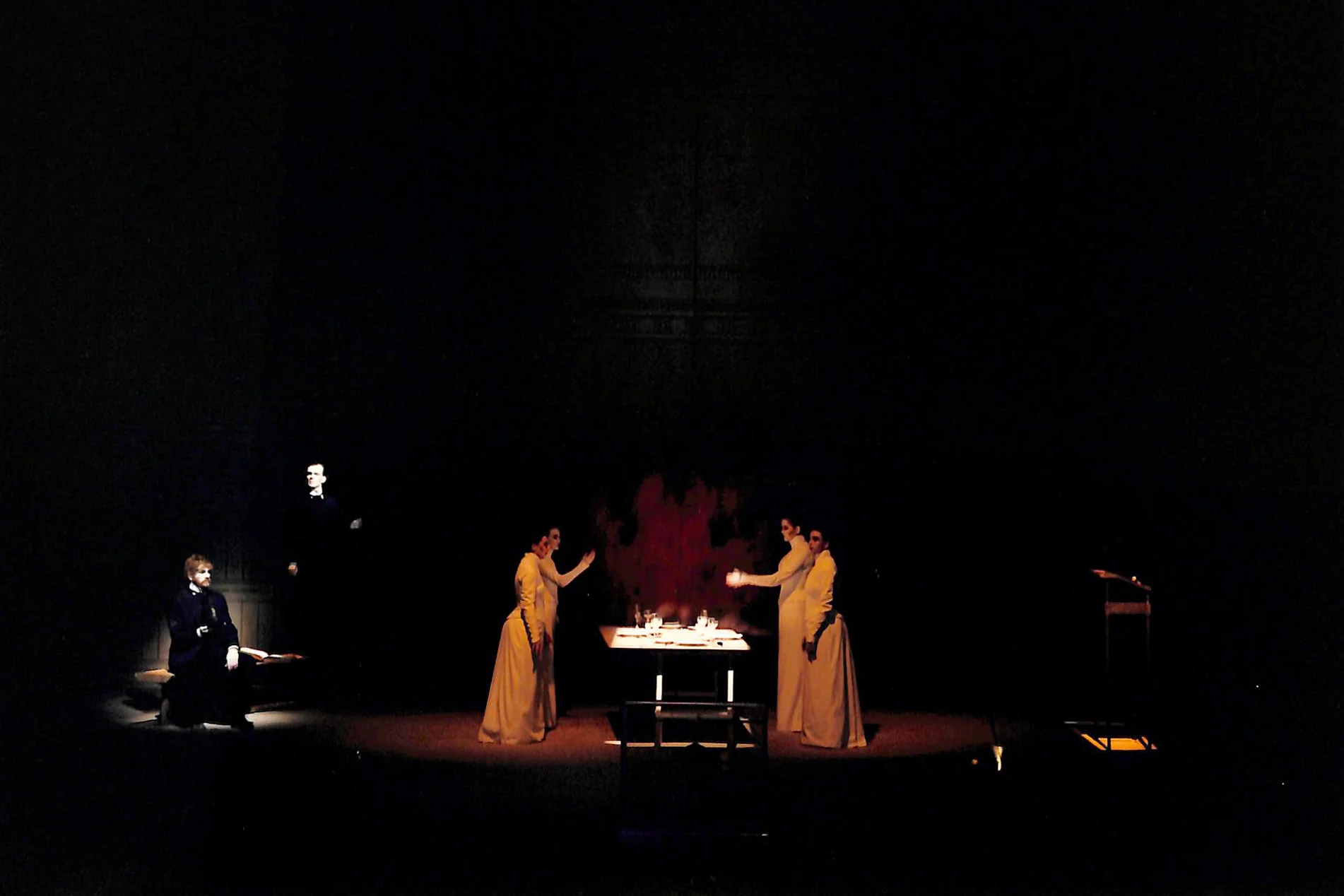 Act V - Howie Seago (Enkidu), Martin Wuttke (Gilgamesh), Corin Curschellas, Anita Köhler, Vera Schrankl, Monika Tahal (Ladies)