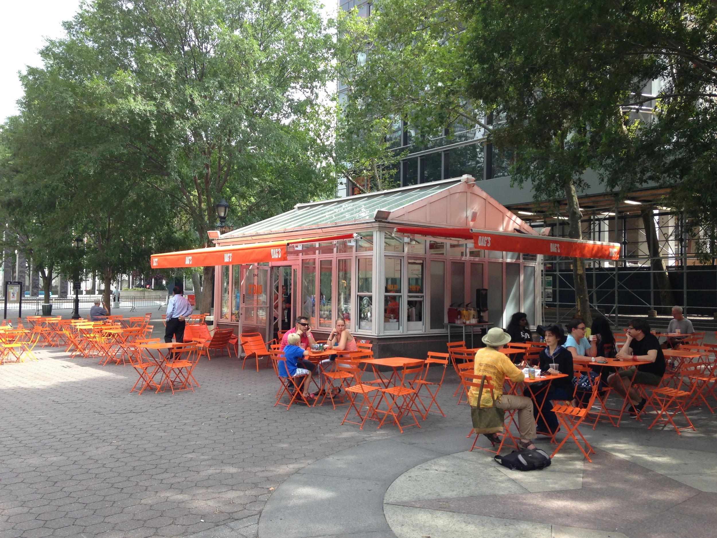 Dag's Cafe, Dag Hammarskjold Paza, New York