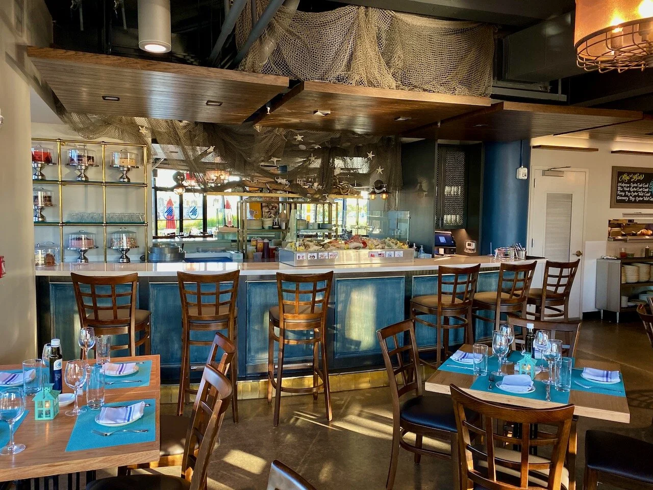 Estuary Brasserie &amp; Bar at One15 Brooklyn Marina, NY