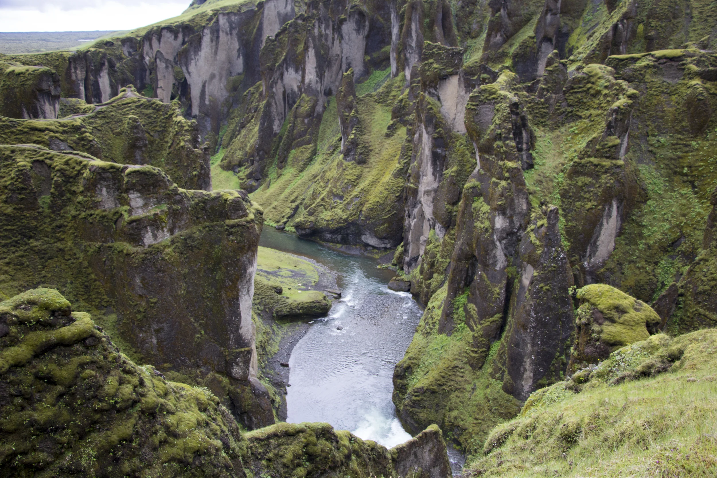  Fjaðrárgljúfur,&nbsp;2015  © Zach Ratner 