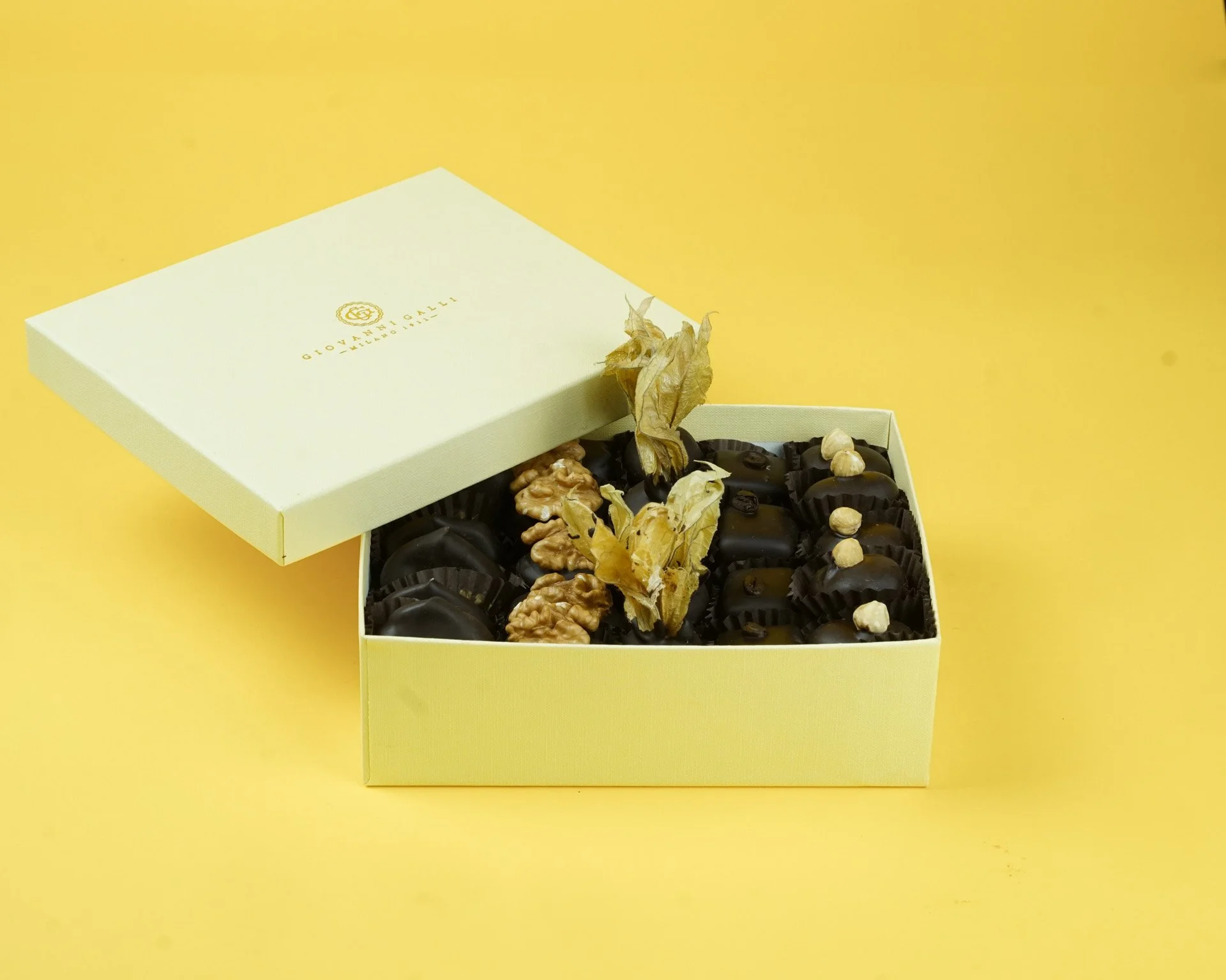 Galli_scatola_32pezzi_avorio_cioccolato_1.JPG