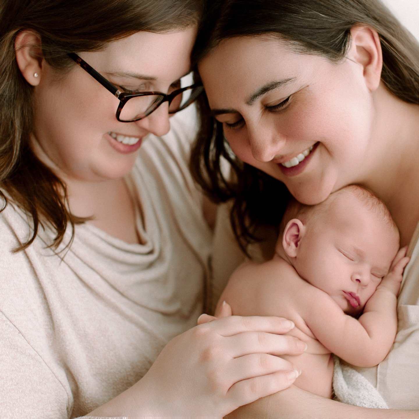 this sweet babe hit the mama jackpot. 💝
-
-
-
#portlandnewbornphotographer #seattlenewbornphotographer
#portlandbabyphotographer 
#seattlebabyphotographer