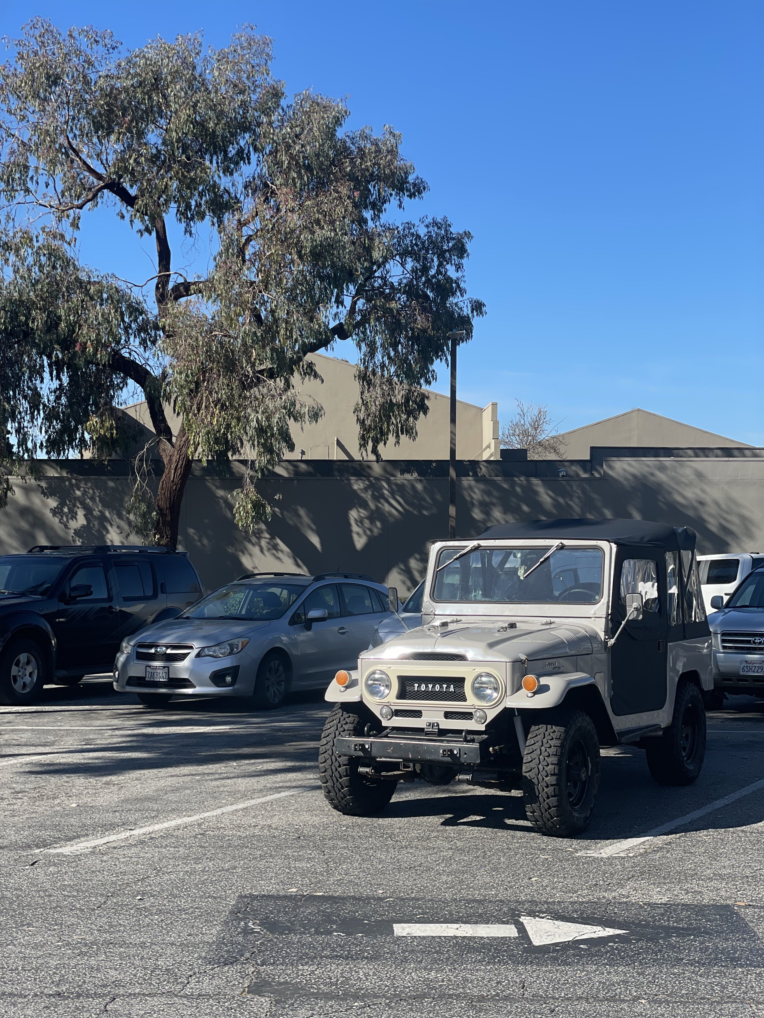Gladys, the 1966 Toyota FJ40 Land [Santa] Cruzer