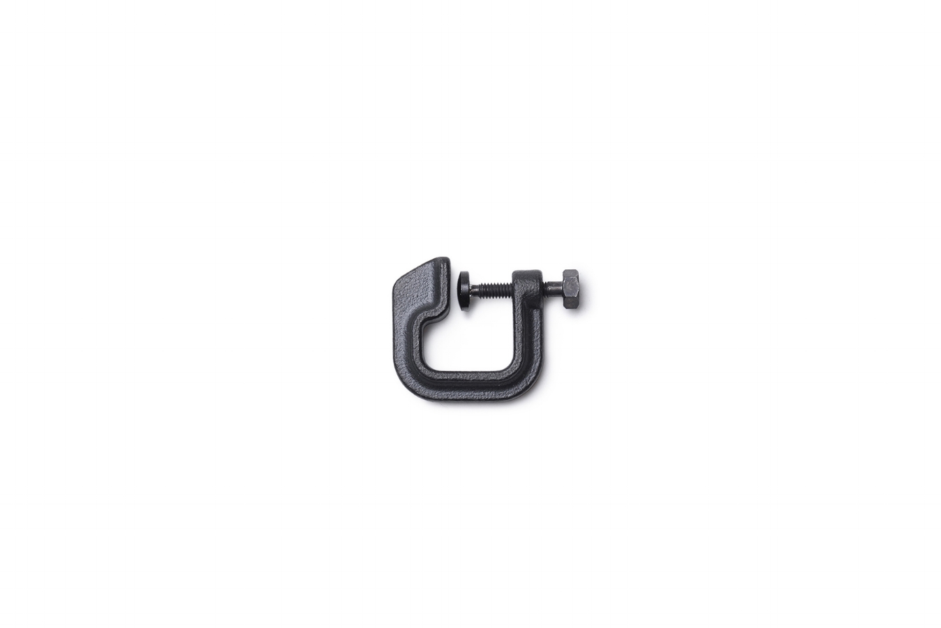 Earring_B_front.jpg