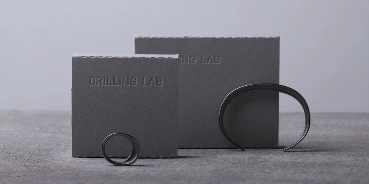 slide_1210x605S.jpg