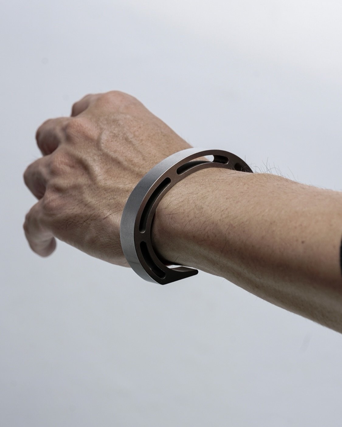 -
.
New Release
.
Featuring Right-Angle Cuff ｜ RA-B02｜ Matte Steel 

Pre-order👉🏻
Global / www.drillinglab.com
Taiwan/ www.drillinglab.com.tw
.
Showroom Taipei
opening hours ｜Fri - Sun ｜2pm - 8pm
台北市民生東路五段 69 巷 3 弄 10 號

.
#drillinglab #rightangle #