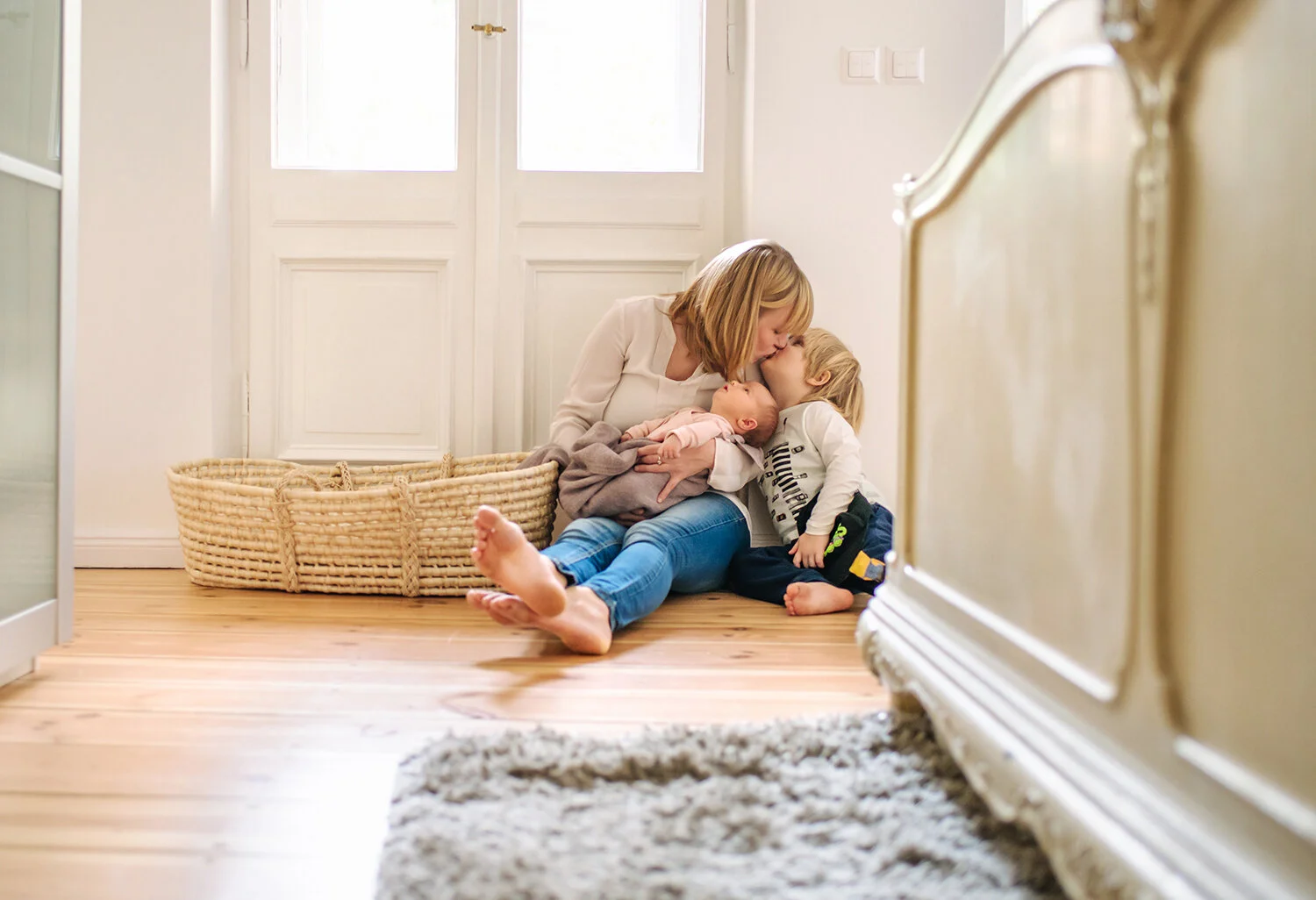 Innige Familienmomente mit Baby in Berlin Charlottenburg
