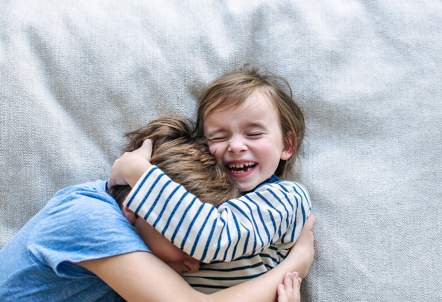 10 Ideen Fur Schone Kinderfotos Auf Dem Bett Kinderfotografie Babyfotografie Berlin Familienfotografie Workshop Fotografie Kurs Fur Anfanger