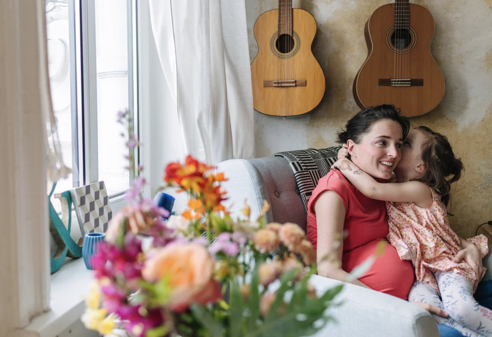 Vorfreude auf das Geschwisterchen - Babybauchfotos in Hamburg
