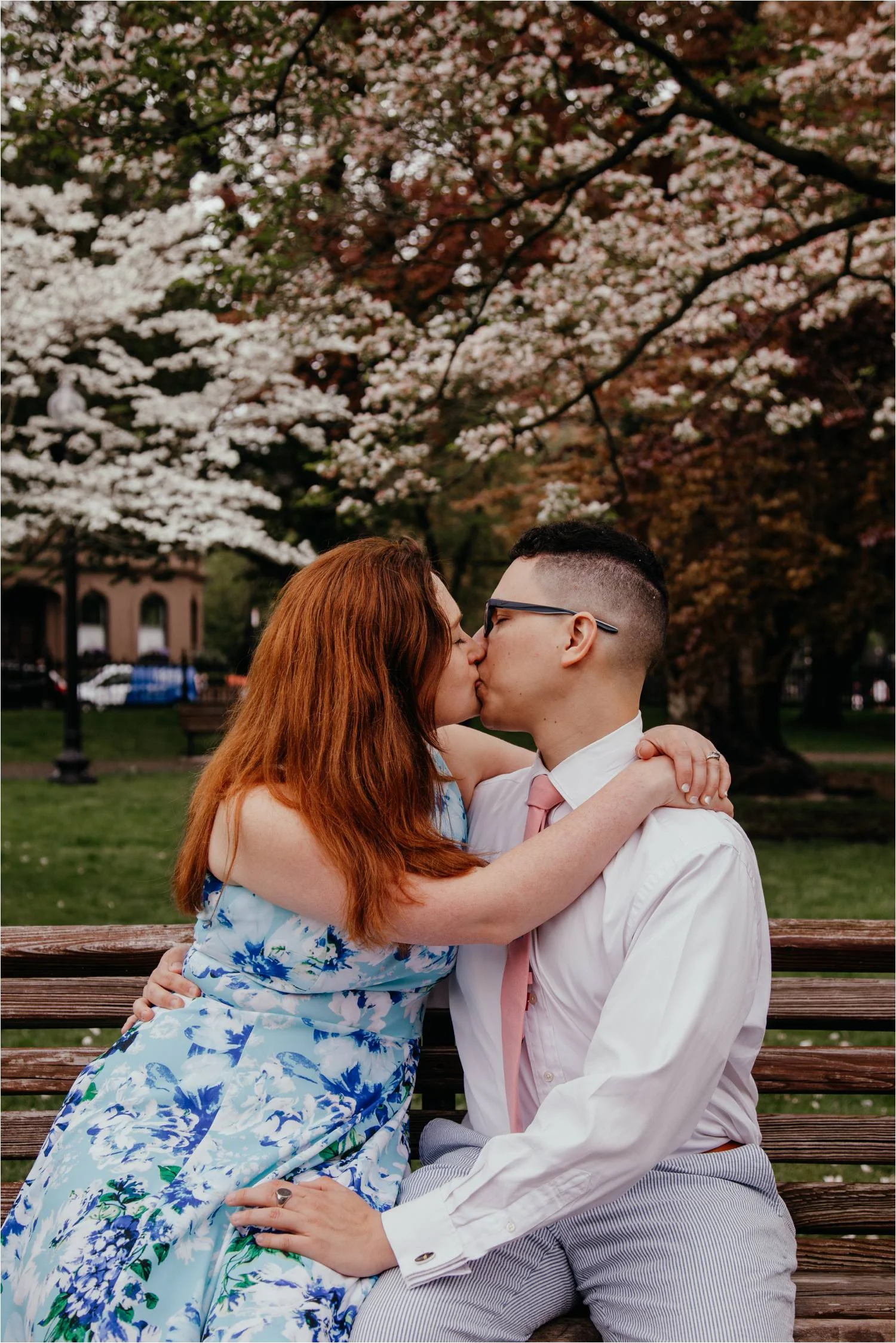 Boston public gardens engagement photos - boston engagement photographer - boston commons engagement photos