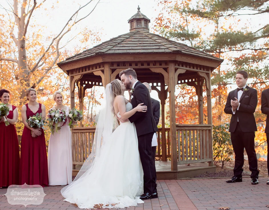 crystal-lake-pavilion-wedding-042(pp_w942_h737).jpg