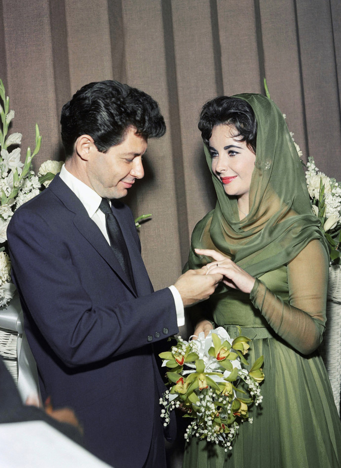 o-ELIZABETH-TAYLOR-WEDDING-900.jpg