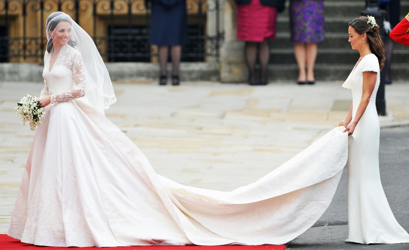 Kate Middleton with her sister, Pippa, maid of honor