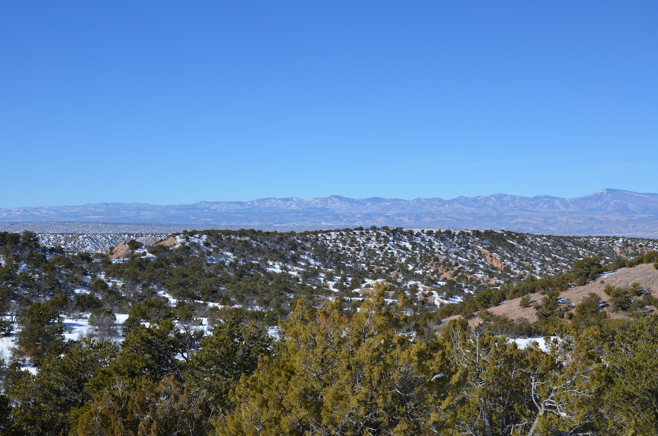  Looking west to the&nbsp;Jemez Mountains 