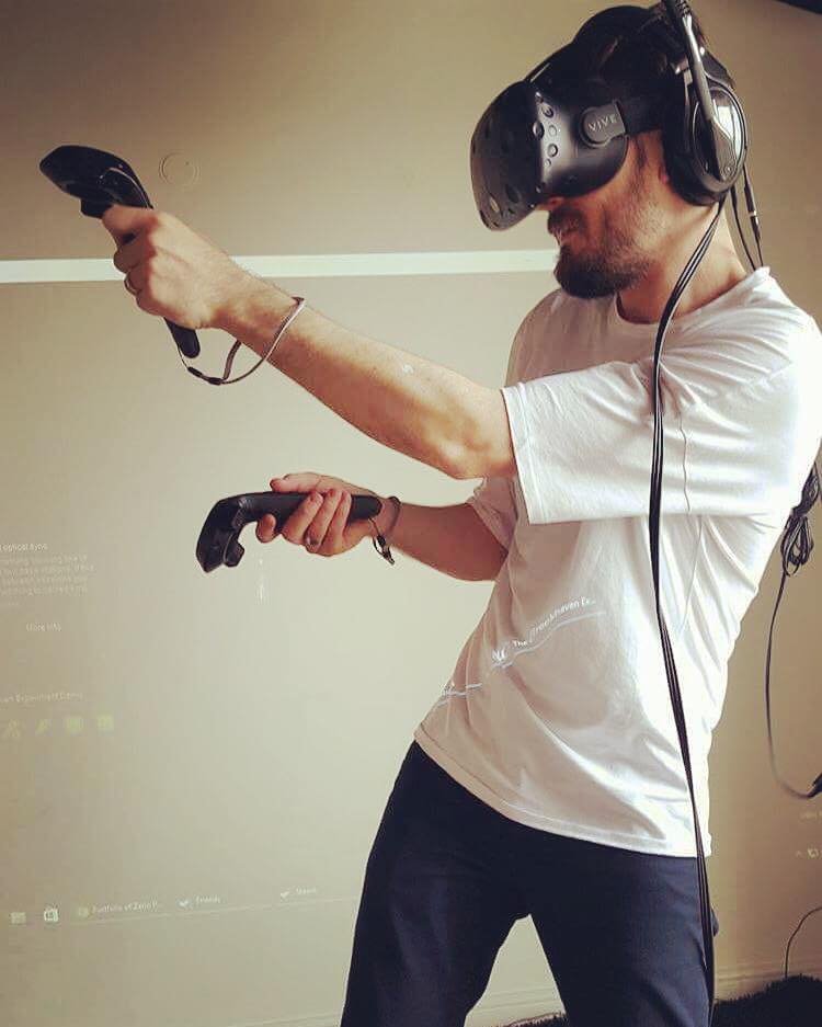 Probando el HTC Vive.