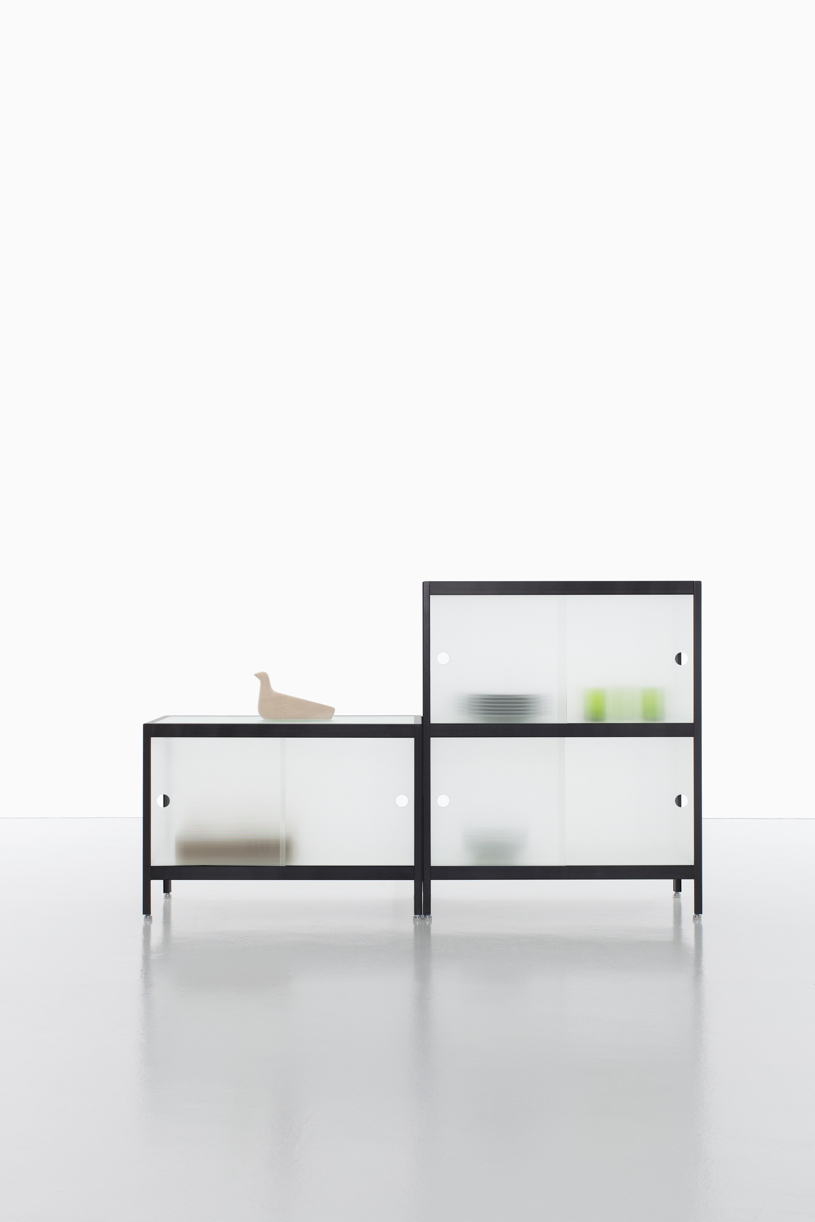KEWLOX_JULIENRENAULT_MIST_COLLECTION_FRAME_BLACK_02.04.jpg