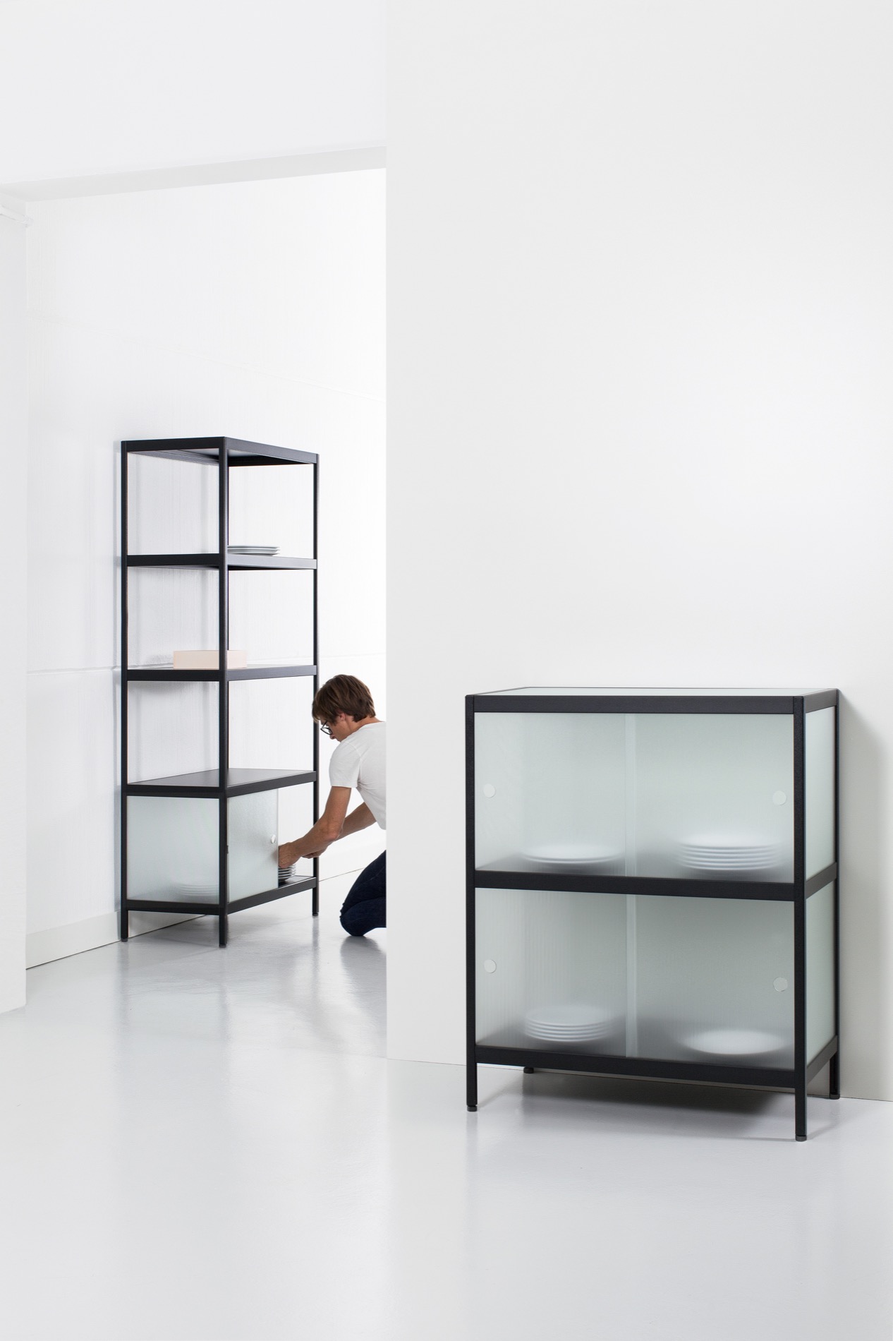 KEWLOX_JULIENRENAULT_MIST_COLLECTION_FRAME_BLACK_STUDIO_06.jpg