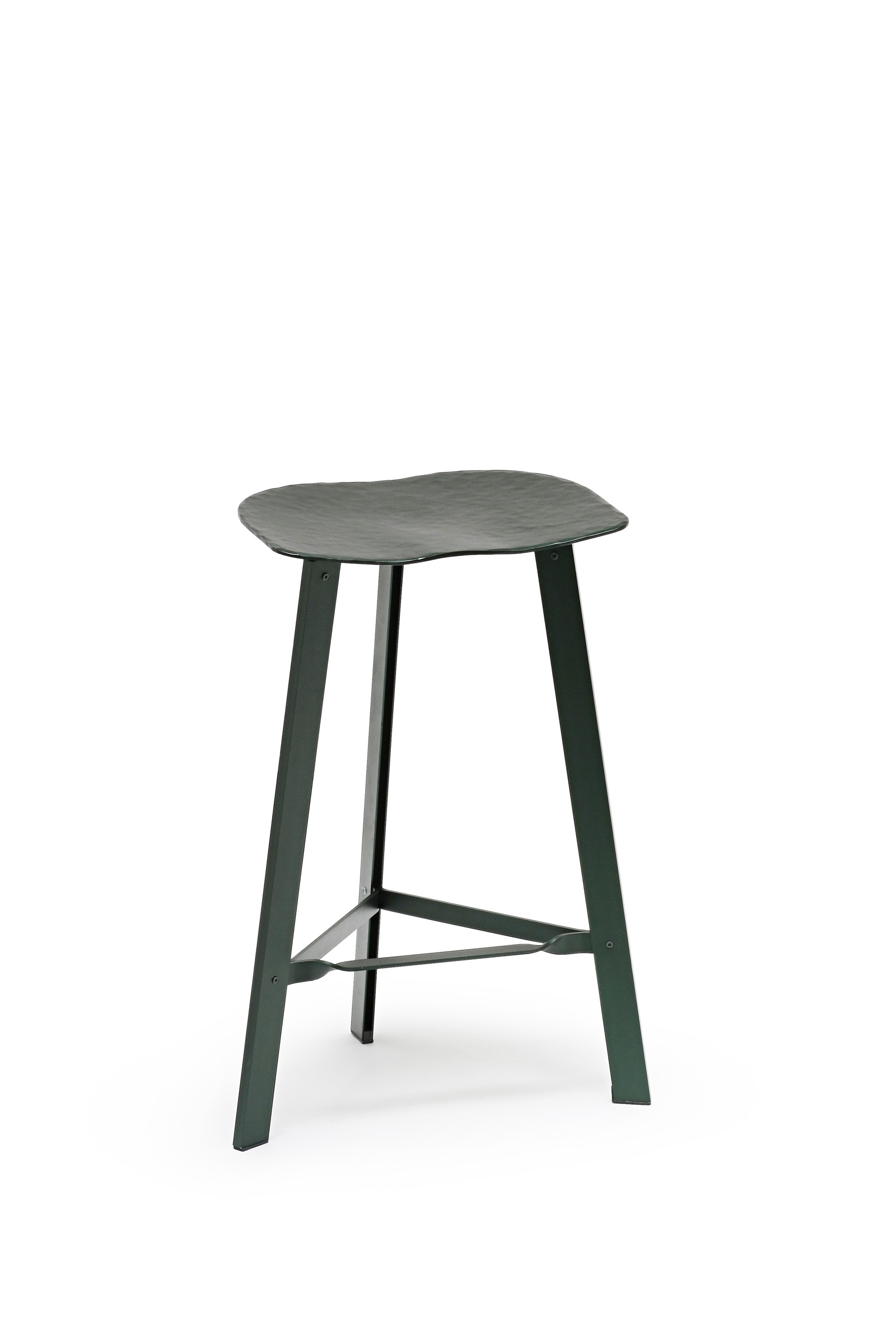 These objects are a dialogue between industry standards and near-craft techniques, mixed into one-another in order to obtain durable, comfortable and insightful products.