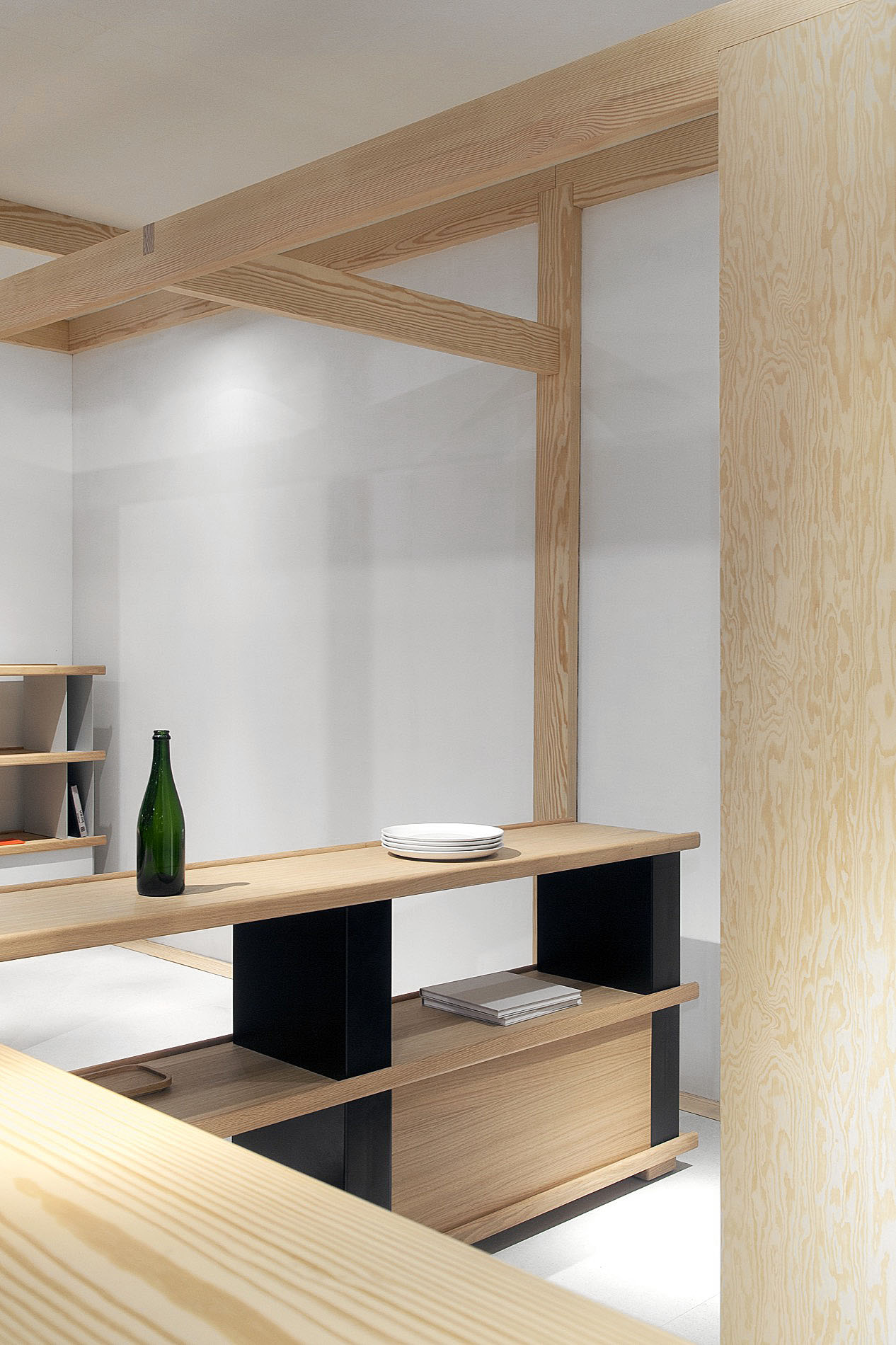 CRUSO_INTERIORDESIGN_STAND_11.jpg